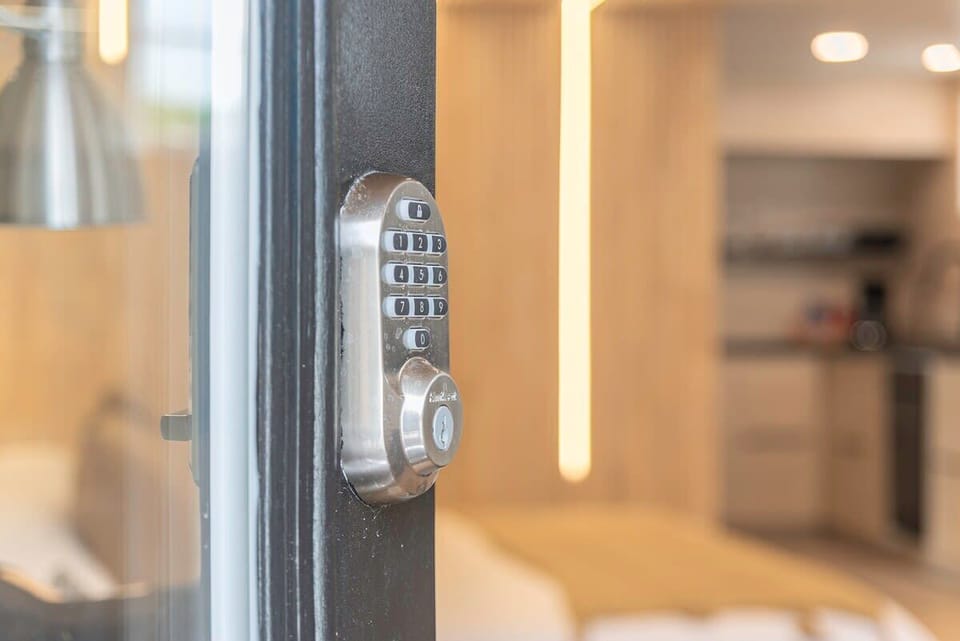 Smart lock keypad