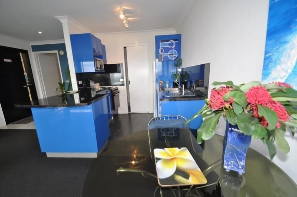 Apartment, 1 Bedroom | Private kitchen | Coffee/tea maker, full-size fridge, microwave, stovetop
