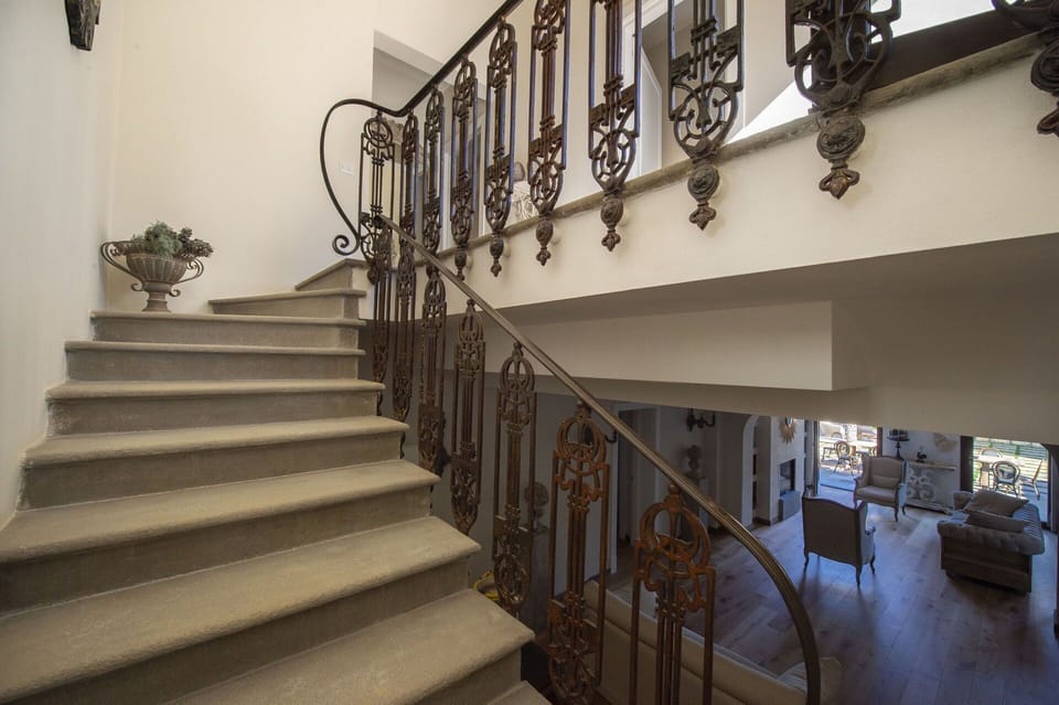 Property, Building, Stairs, Wood, Interior Design, Architecture, House, Plant, Floor, Wall
