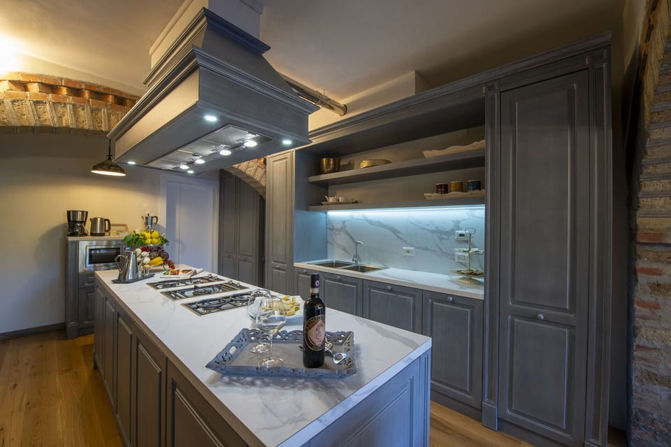 Cabinetry, Countertop, Property, Tap, Sink, Kitchen, Building, Wood, Kitchen Stove, Flooring