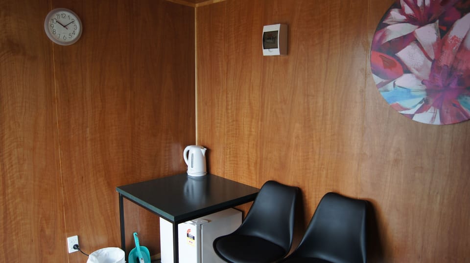 Basic Cabin | WiFi (free), bed sheets
