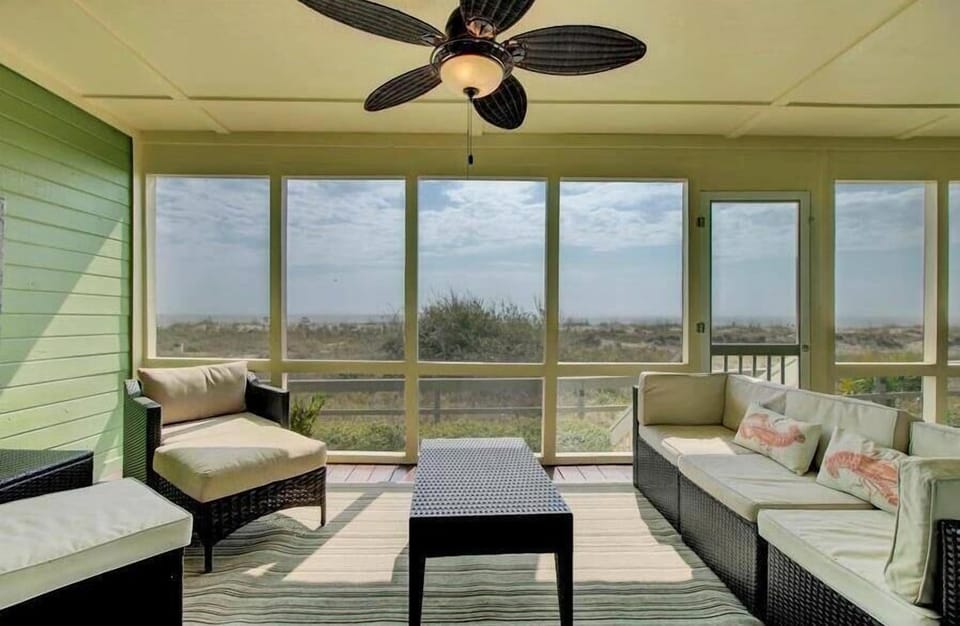 Outdoor Living Room at Turtle Cove