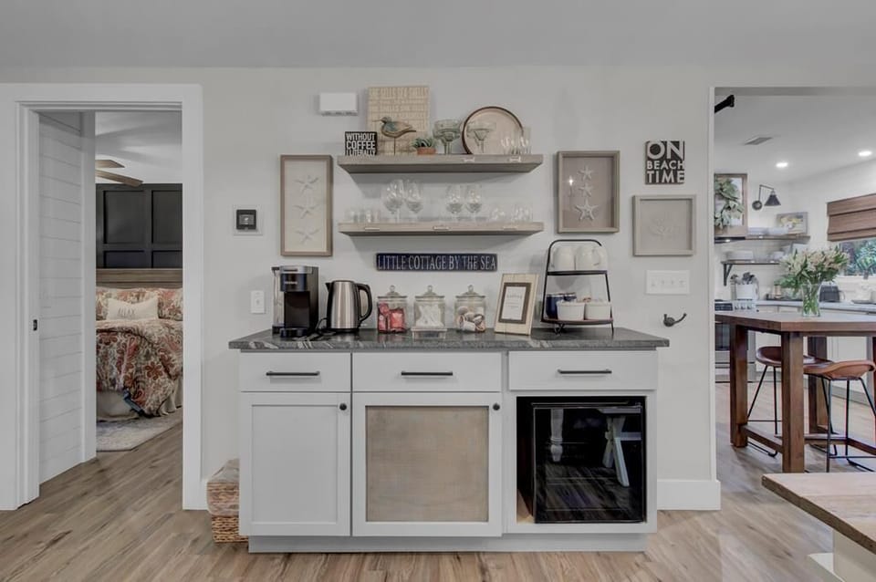 Coffee Bar at Little Cottage by the Sea