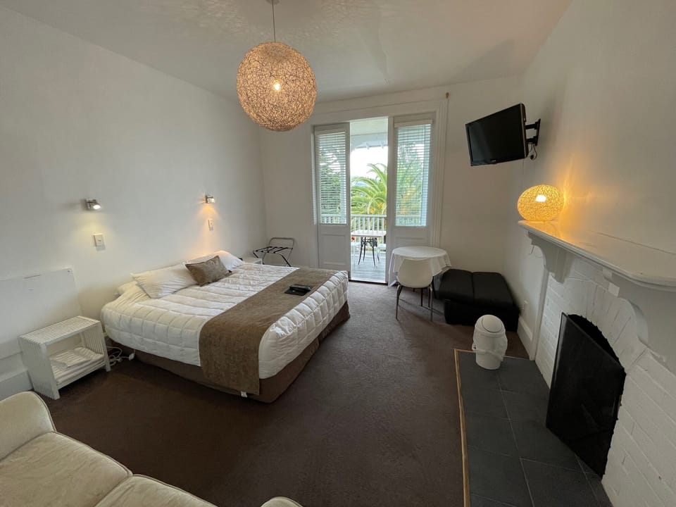 Premium Room, Shared Bathroom (Bayside King) | Balcony view