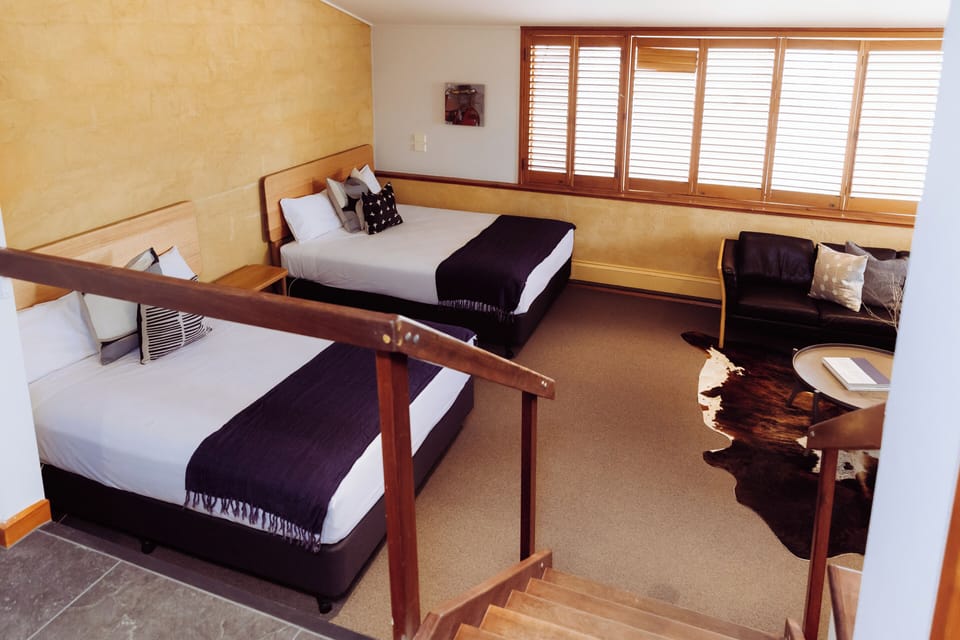 Executive Quadruple Room, Non Smoking, Bathtub | Bed sheets