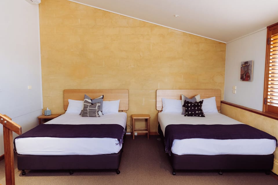Executive Quadruple Room, Non Smoking, Bathtub | Bed sheets