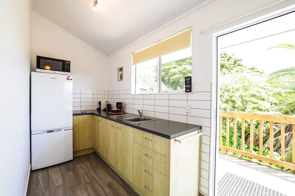 Motel - 1 Bedroom (Park Views) | Individually decorated, free WiFi, bed sheets