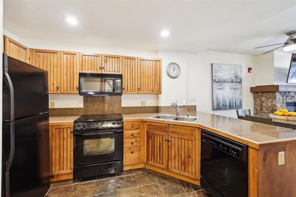 Kitchen - Mountain Thunder Lodge 5104 - Breckenridge Vacation Rental