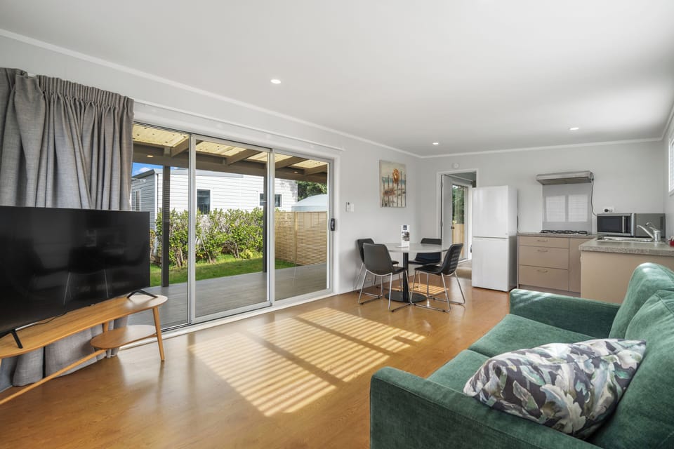 Deluxe Studio (1BR) | Living area | Toys