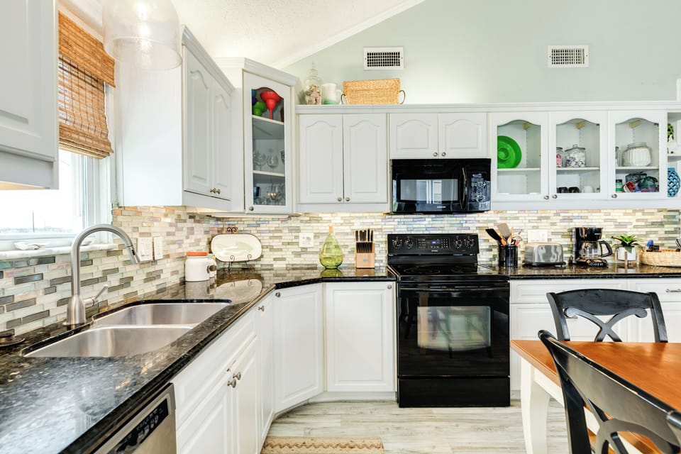 Plenty of counter and cabinet space