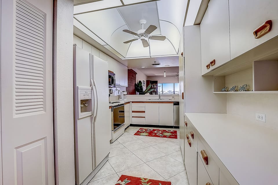 Condo, 2 Bedrooms | Private kitchen | Coffee/tea maker, fridge, oven, toaster