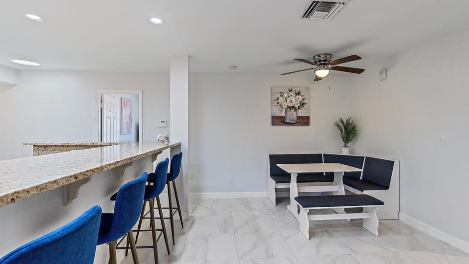 House, 4 Bedrooms | Dining