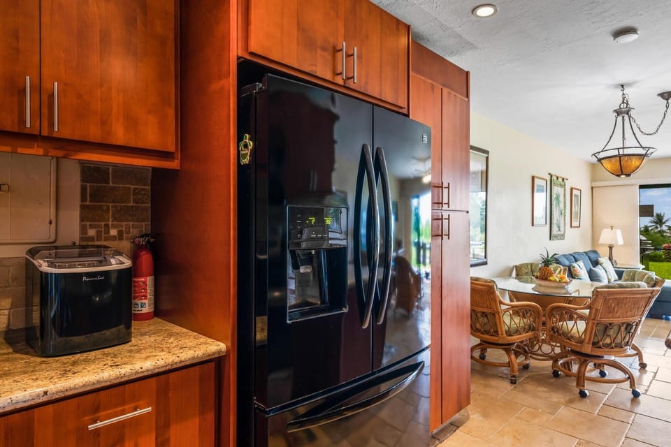 Condo, 2 Bedrooms | Private kitchen | Fridge, oven, coffee/tea maker, toaster