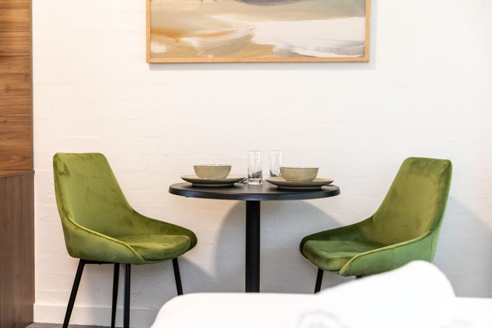 Queen + Single Room with Ensuite | Desk, blackout drapes, iron/ironing board, WiFi (free)