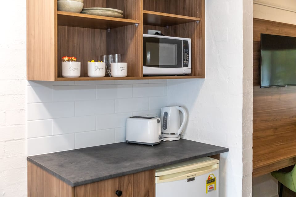 Queen + Single Room with Ensuite | Desk, blackout drapes, iron/ironing board, WiFi (free)