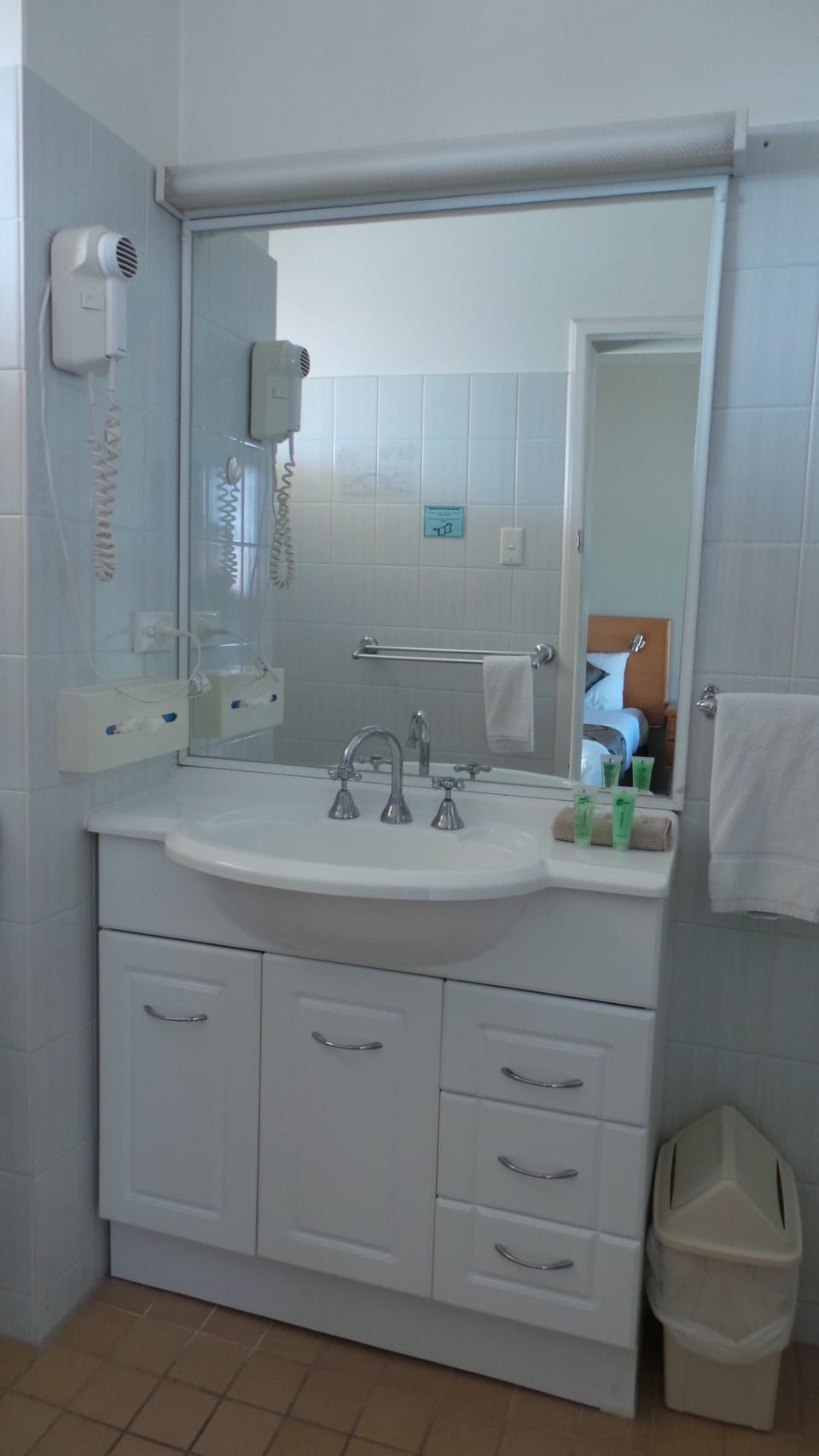 Family Room, Non Smoking, Balcony | Bathroom sink