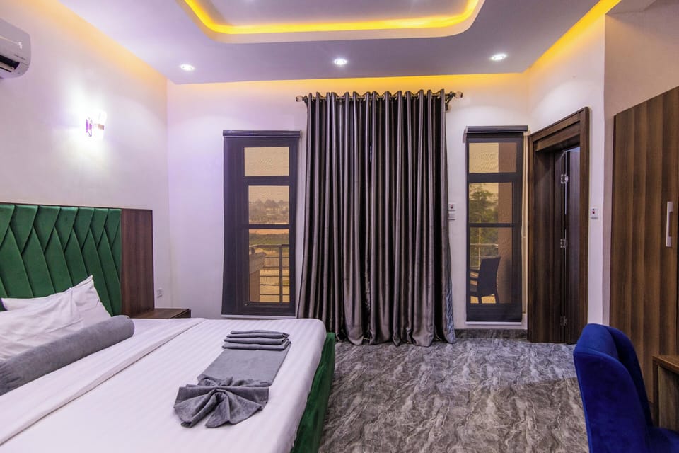 Executive Room | Desk, laptop workspace, soundproofing, free WiFi