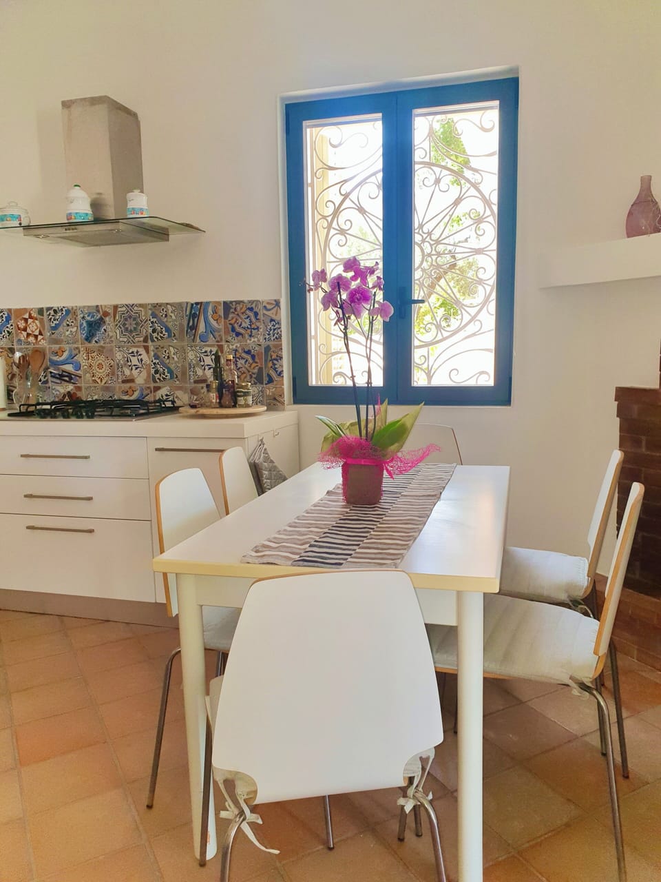 Fully fitted kitchen