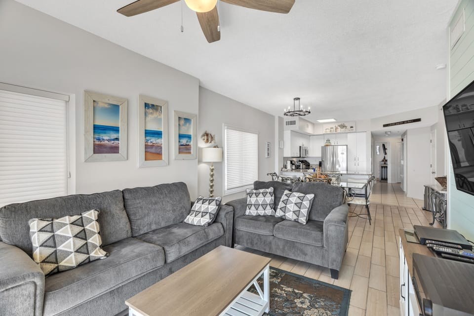 Couch, Furniture, Home Decor, Indoors, Living Room