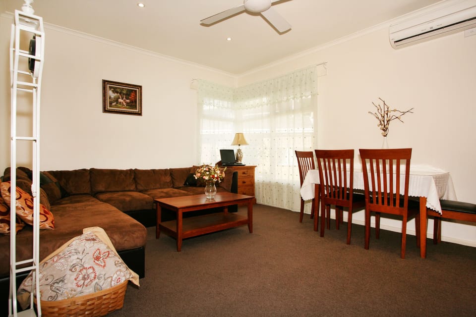 Two Bedroom Villa | Living room | Plasma TV