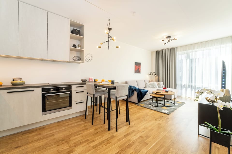 Premium Apartment, 1 Bedroom, Non Smoking, Courtyard View | Living area