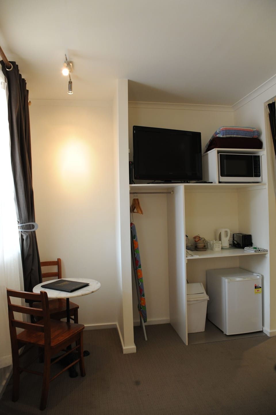 Family Room Economy (Large) | Premium bedding, pillowtop beds, blackout drapes, iron/ironing board