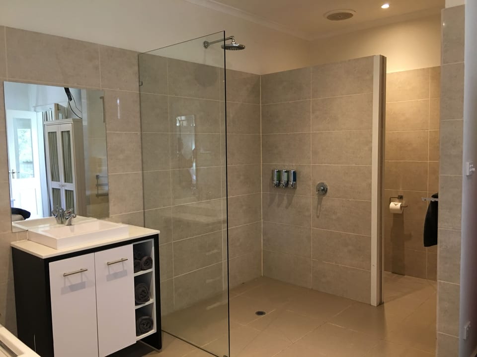 Norwood House Motel & Reception Centre Motel in Mornington