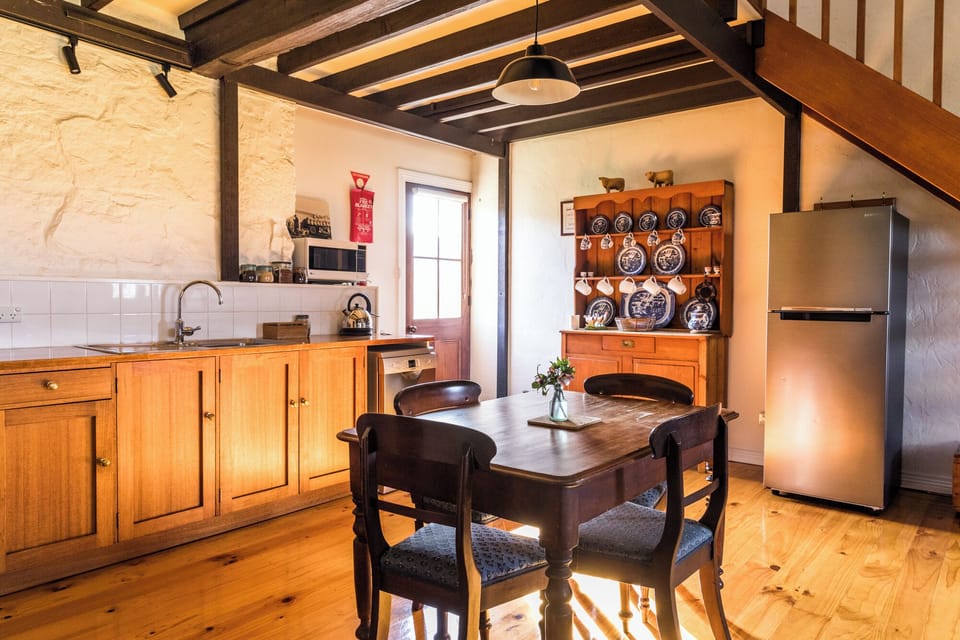 Cottage (Spa) | Private kitchen | Fridge, microwave, oven, stovetop