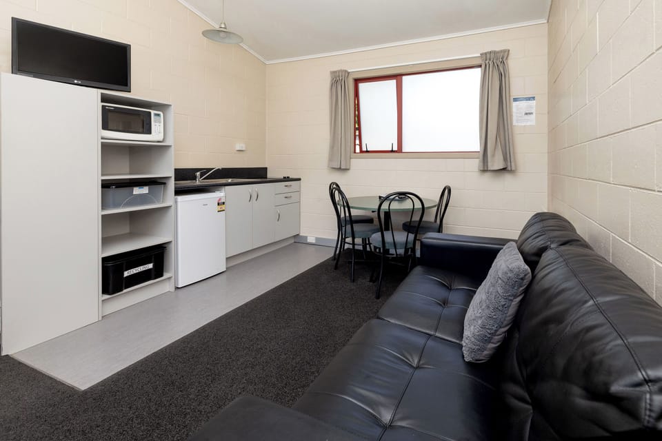 Kitchen Cabin | Soundproofing, WiFi (free), bed sheets