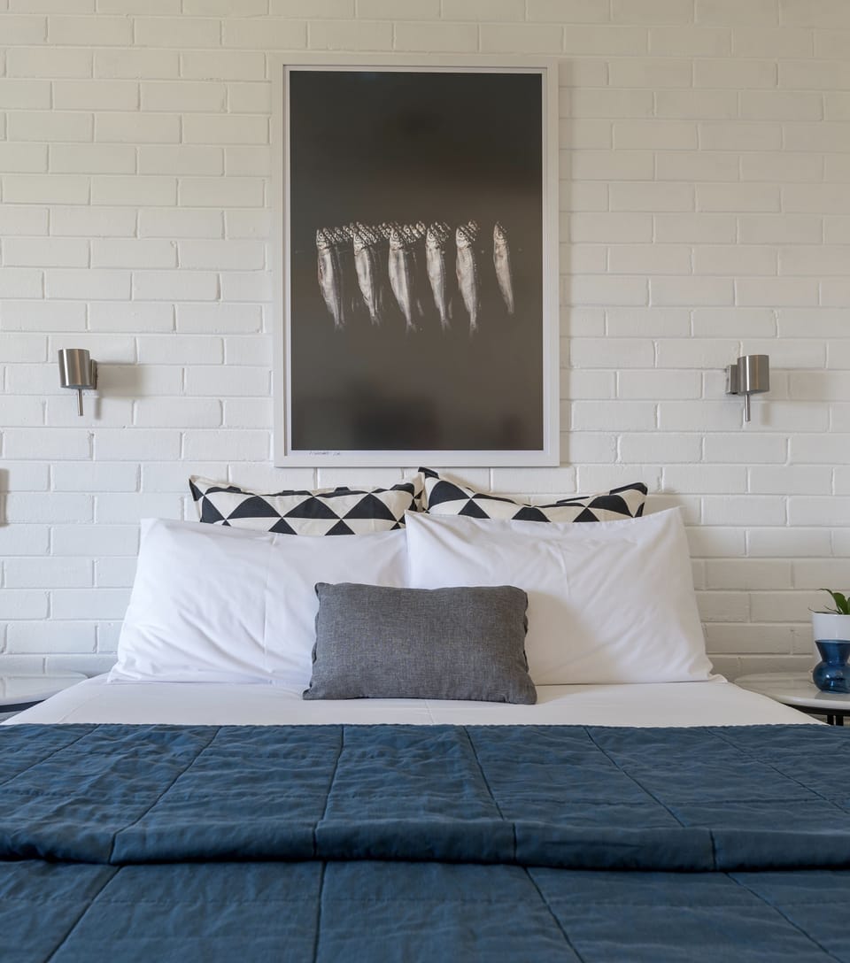 Queen Room with one Queen Bed | Iron/ironing board, free WiFi