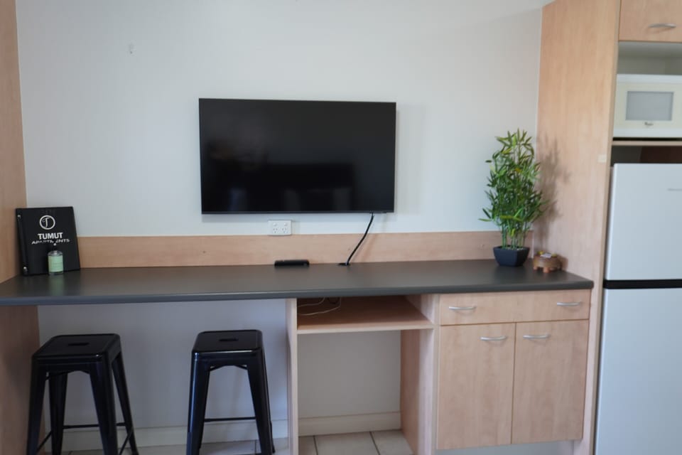 Standard Studio, Non Smoking, Kitchen | Iron/ironing board, free WiFi, bed sheets