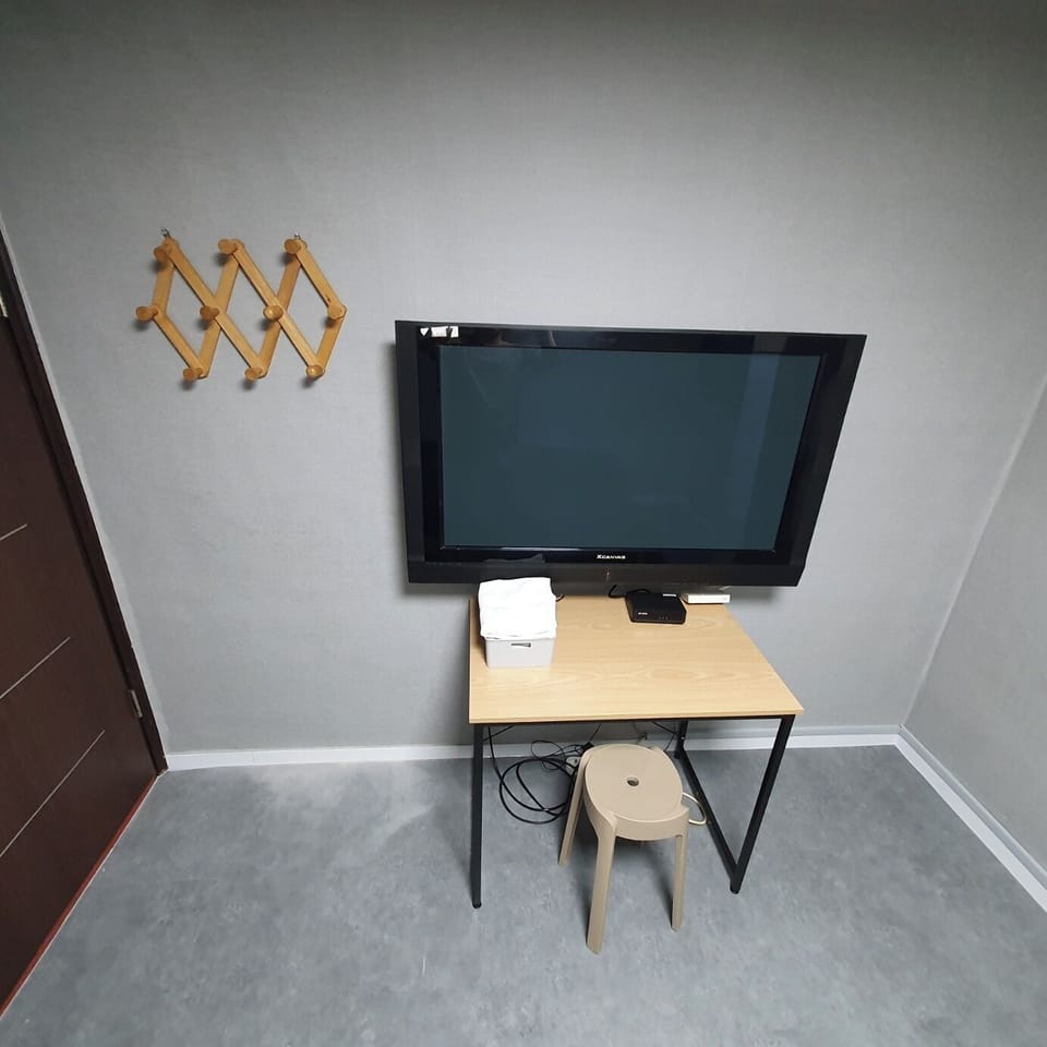 Soundproofing, free WiFi