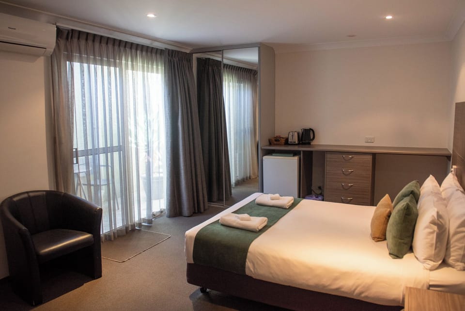 Standard Double Room (Victoria Standard Room) | Desk, free WiFi, bed sheets