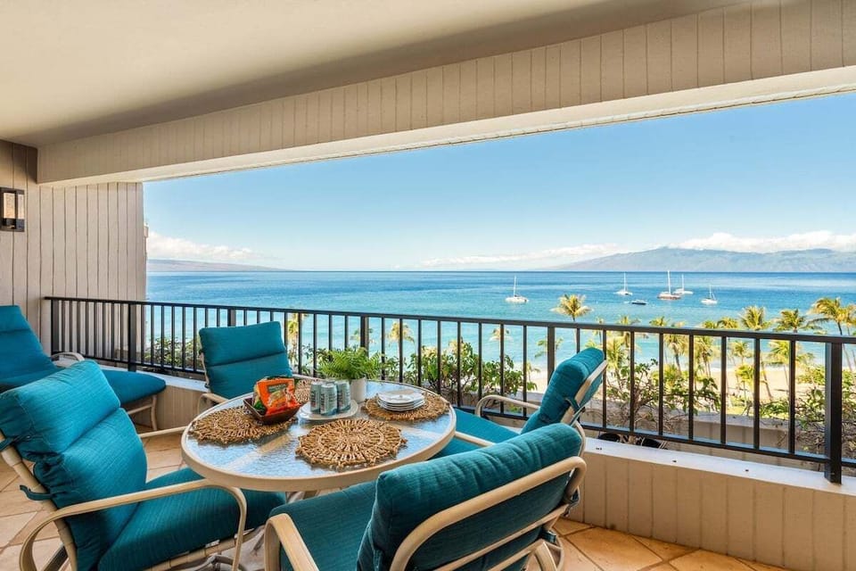 Perfect for sunset cocktails or simply soaking in the beauty of the Pacific