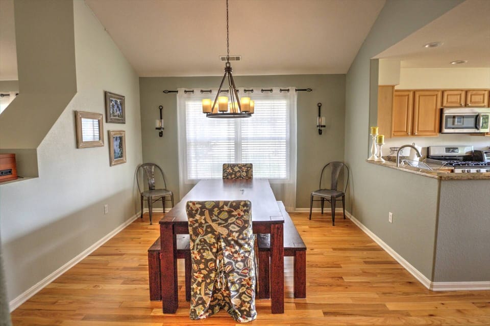 Dining room table and plenty of seating.