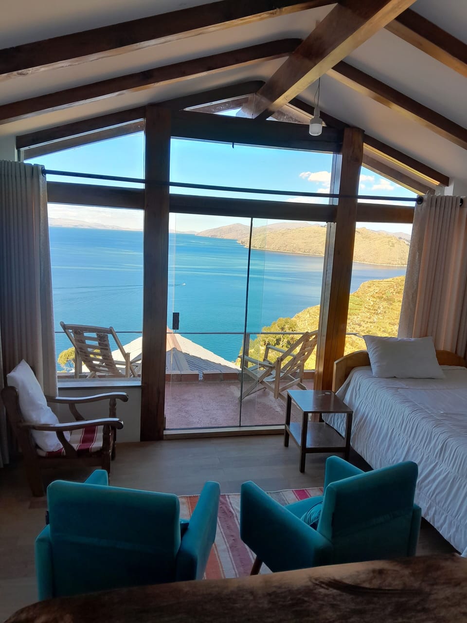 Deluxe Room, 1 Queen Bed | 1 bedroom, soundproofing, free WiFi