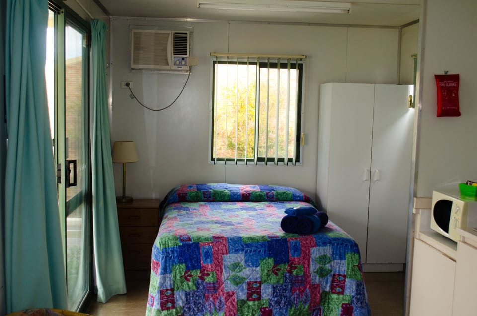 Standard Studio, Non Smoking, Kitchenette (Ensuite Cabin) | Premium bedding, bed sheets