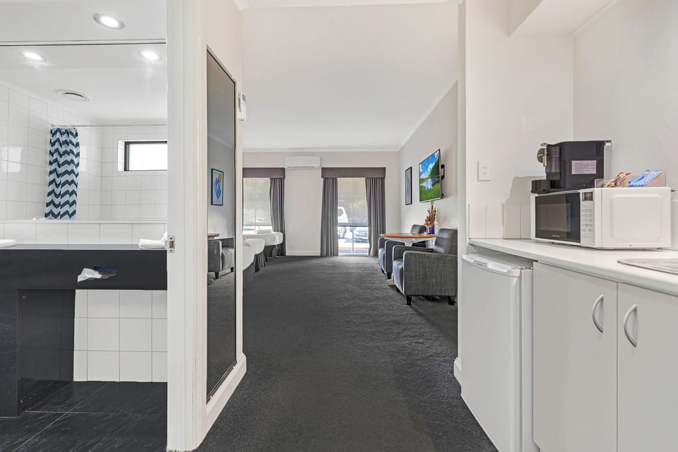 Superior Room, 1 Bedroom, Kitchenette | Individually decorated, individually furnished, blackout drapes