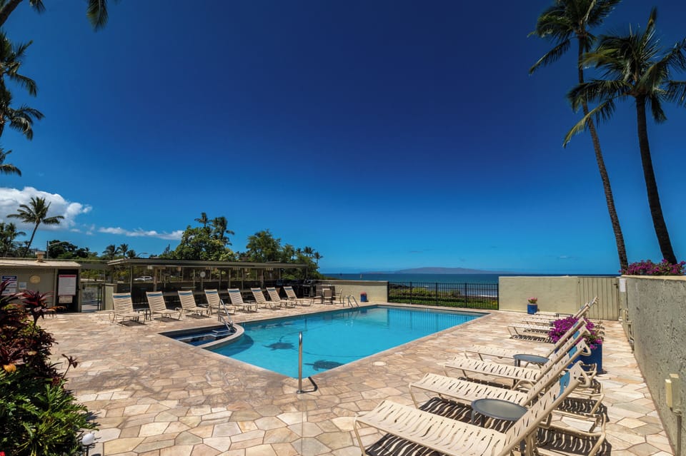 Beautiful common area with ocean views