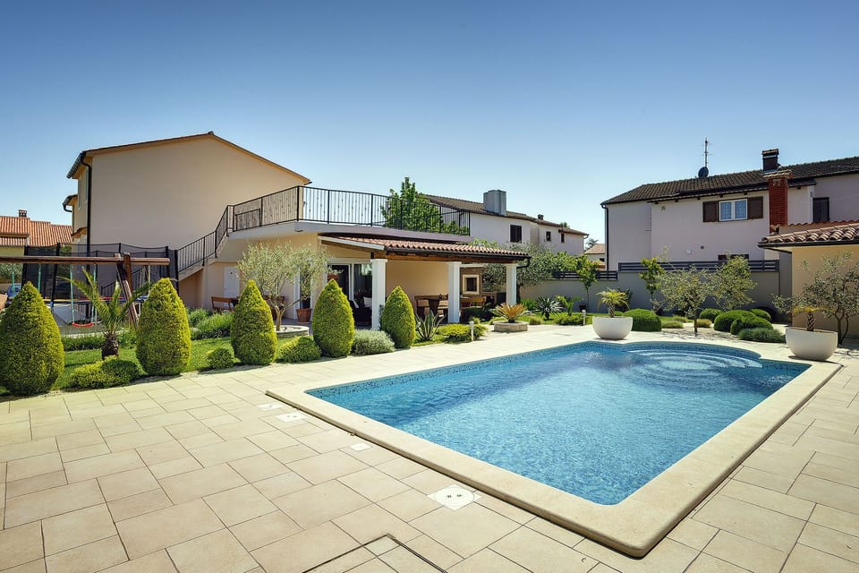 Holiday Home Swimming Pool