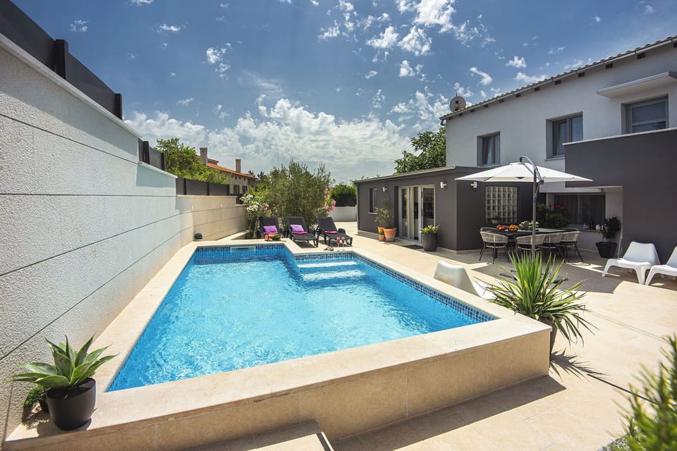 Holiday Home Swimming Pool