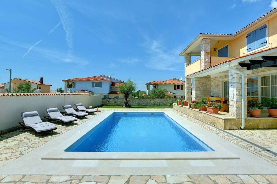 Holiday Home Swimming Pool