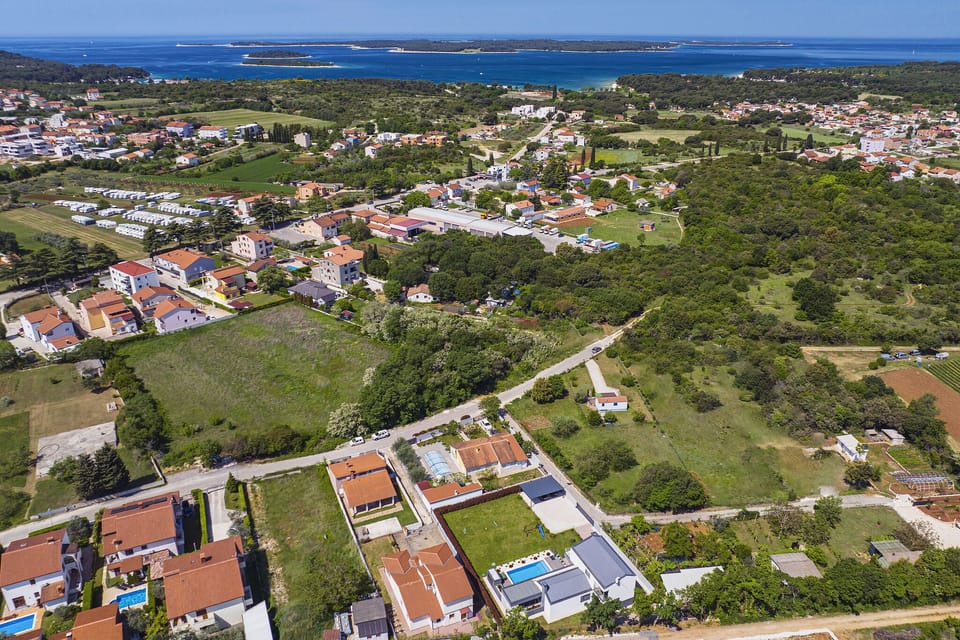 Surroundings [summer] (1-5 km)