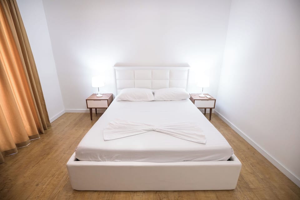 Double Room with Balcony, 204 | WiFi (free), bed sheets