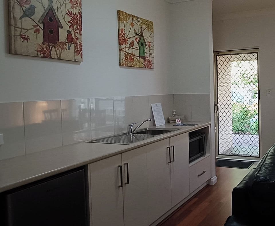 Fridge, microwave, coffee/tea maker, electric kettle