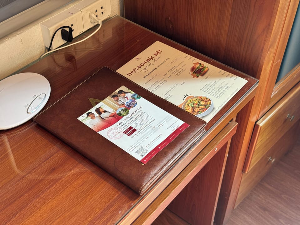 Deluxe Double Room | Minibar, in-room safe, blackout drapes, iron/ironing board