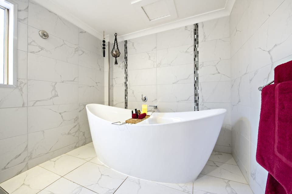 Deluxe King Suite | Egyptian cotton sheets, pillowtop beds, desk, soundproofing