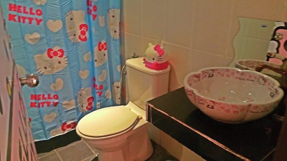 Deluxe Condo | Bathroom