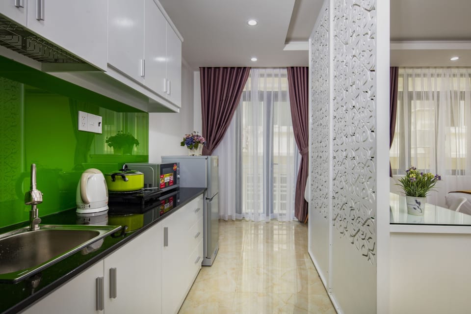 Deluxe Double Room | Private kitchen | Fridge, microwave, stovetop, rice cooker
