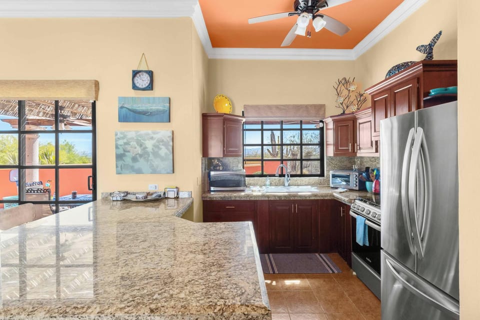 Fully equipped kitchen